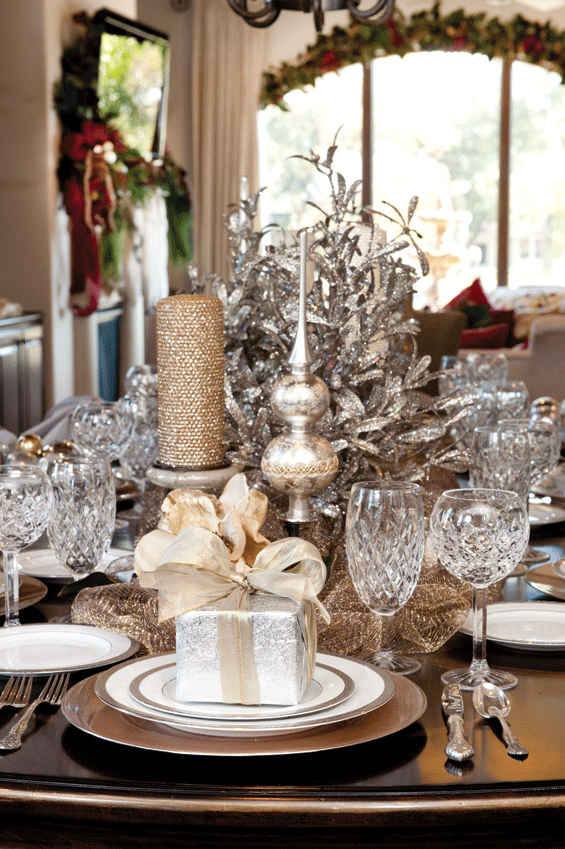 How to Decorate Your Dining Room For Christmas