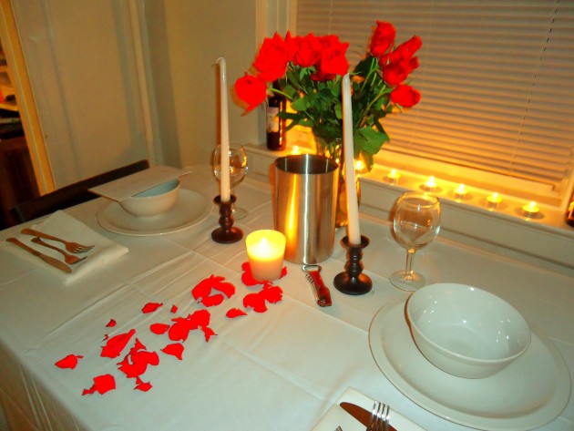 how to prepare a dining table for a romantic dinner