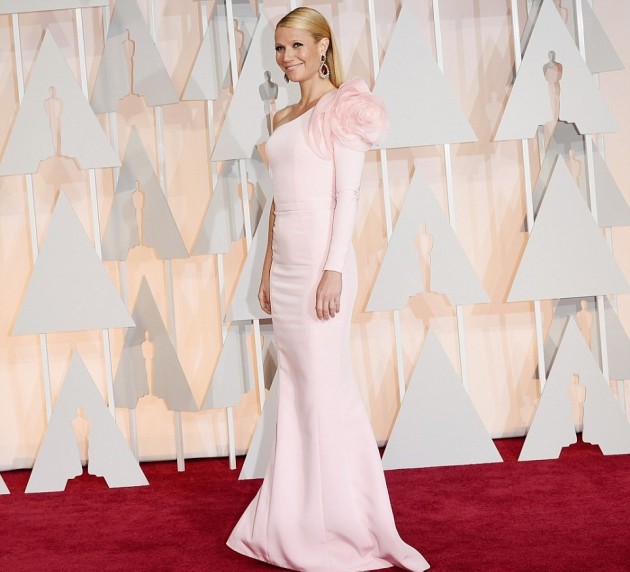 Get Inside the Oscars 2015 Greenroom! - Gwyneth Paltrow in Ralph and Russo