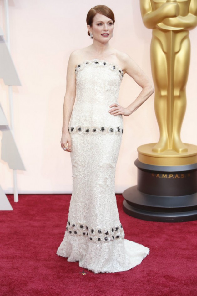 Get Inside the Oscars 2015 Greenroom! - Julianne Moore in Chanel