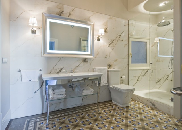 Room Decor Ideas: Meet this Romantic Apartment in Barcelona by Recdi8 Studio
