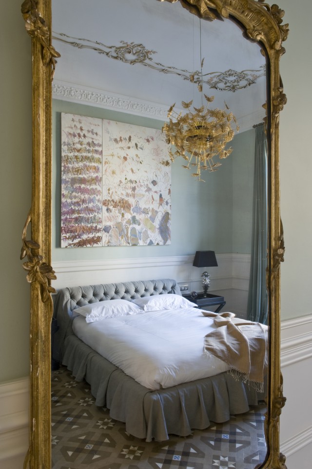 Room Decor Ideas: Meet this Romantic Apartment in Barcelona by Recdi8 Studio