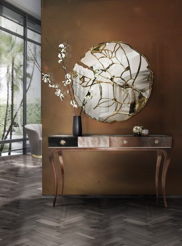 10 Classic Chic Consoles for Hallway Design