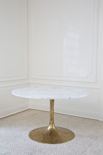 10 Round Dining Tables for a Glamourous Dining Room Design
