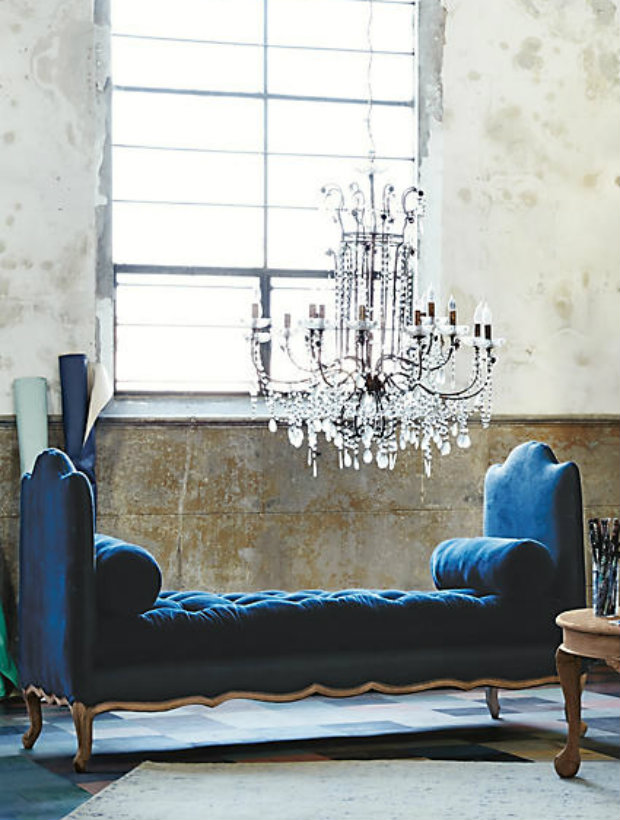 The Vidas chic daybeds design screams French romance.
