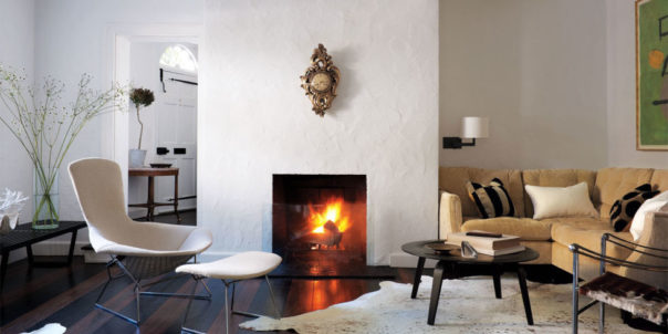 Most Stylish Living Rooms with Fireplaces to Copy for Winter