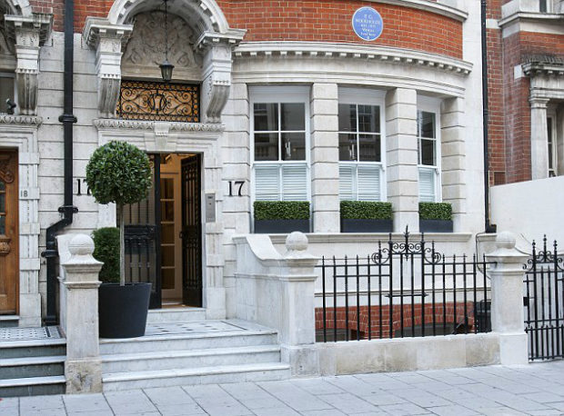 celebrity-homes-alexander-mcqueens-house-restoration-in-london-mayfair